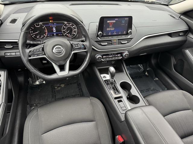 Photo of 2019 Gun Metallic Nissan Altima