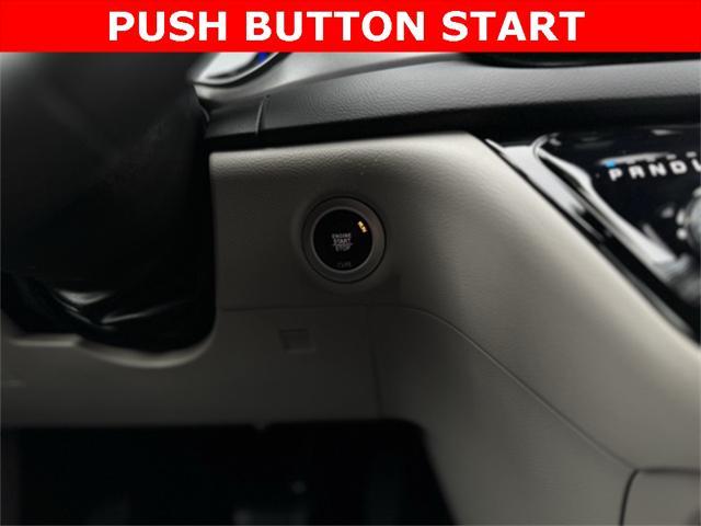 Photo of 2024 Brilliant Black Crystal Pearlcoat Chrysler Pacifica