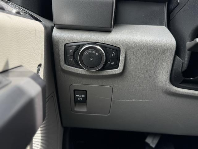 Photo of 2019 Oxford White Ford F-150
