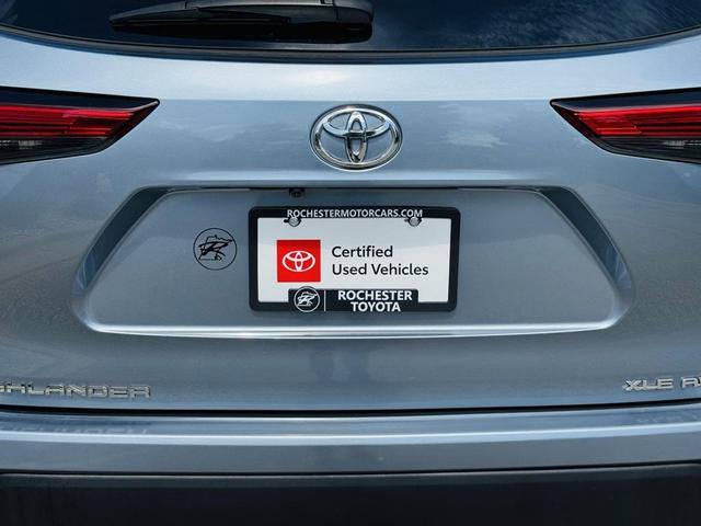 Photo of 2022 Moon Dust Toyota Highlander