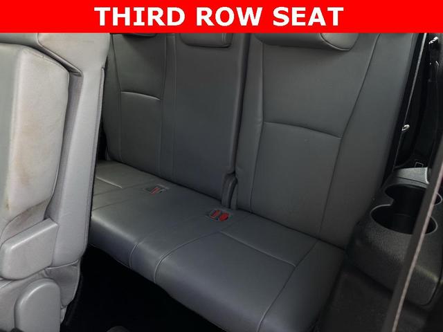 Photo of 2022 Moon Dust Toyota Highlander