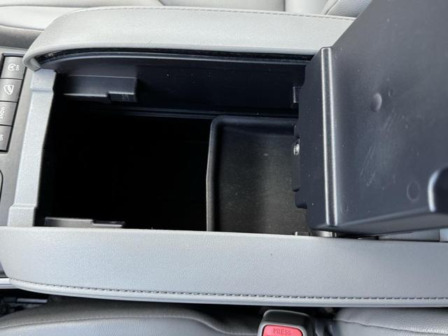 Photo of 2022 Moon Dust Toyota Highlander