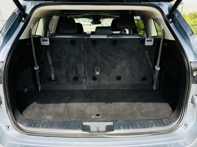 Photo of 2022 Moon Dust Toyota Highlander