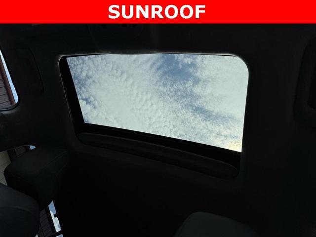 Photo of 2022 Moon Dust Toyota Highlander