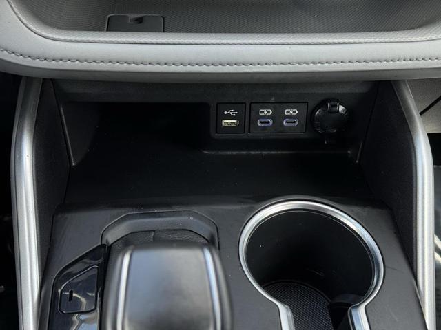 Photo of 2022 Moon Dust Toyota Highlander