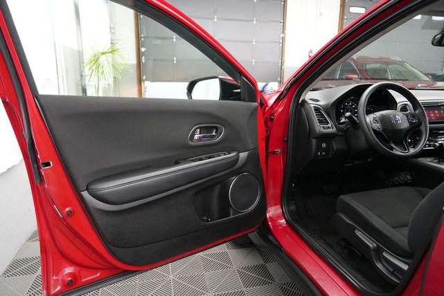 Photo of 2017 Milano Red Honda HR-V