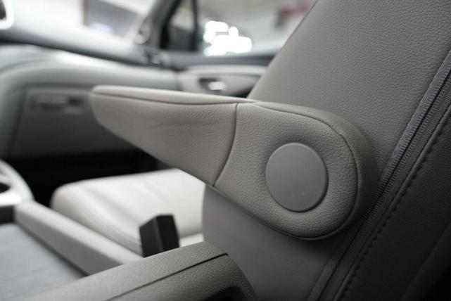 Photo of 2020 Lunar Silver Metallic Honda Pilot