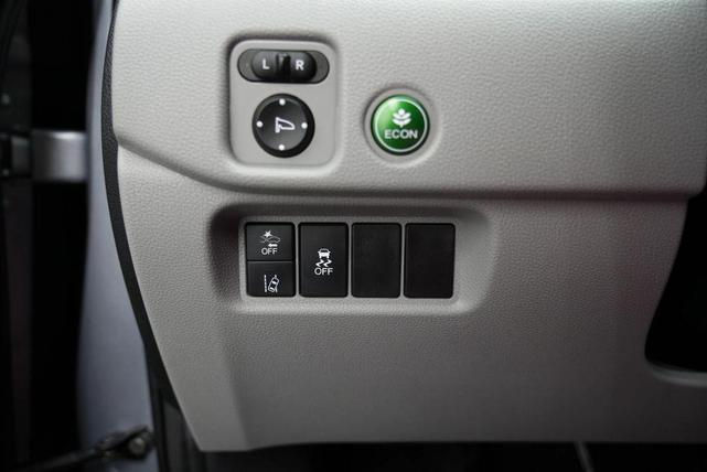 Photo of 2020 Lunar Silver Metallic Honda Pilot