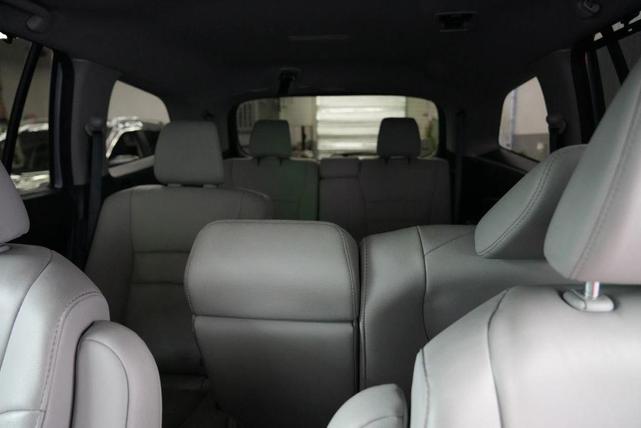 Photo of 2020 Lunar Silver Metallic Honda Pilot