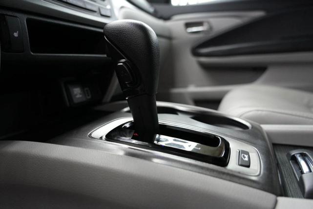 Photo of 2020 Lunar Silver Metallic Honda Pilot
