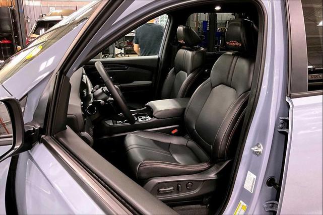 Photo of 2024 Sonic Gray Pearl Honda Pilot