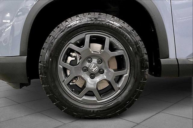 Photo of 2024 Sonic Gray Pearl Honda Pilot