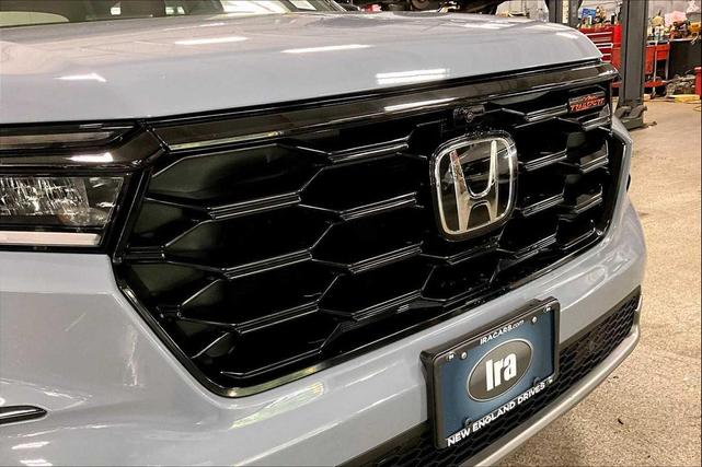 Photo of 2024 Sonic Gray Pearl Honda Pilot
