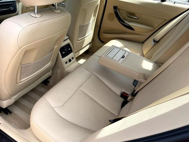 Photo of 2013 Melbourne Red Metallic BMW 328