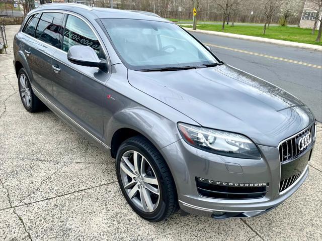 Photo of 2015 Gray Audi Q7