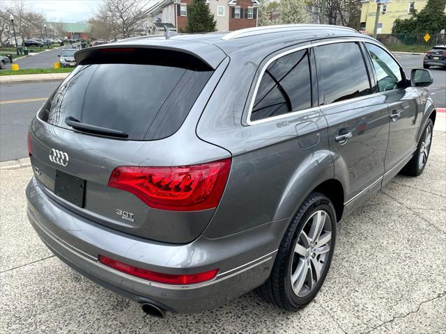 Photo of 2015 Gray Audi Q7