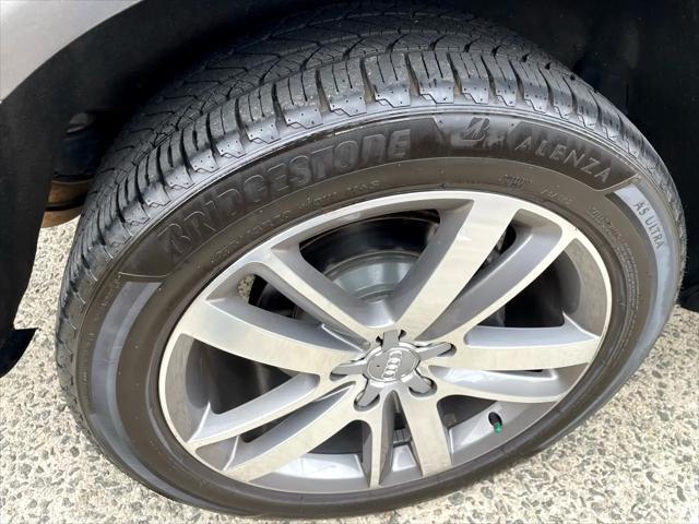 Photo of 2015 Gray Audi Q7