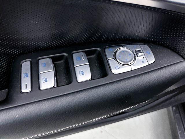 Photo of 2019 Himalayan Gray Genesis G70