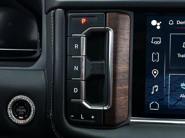 Photo of 2024 White Frost Tricoat GMC Yukon XL