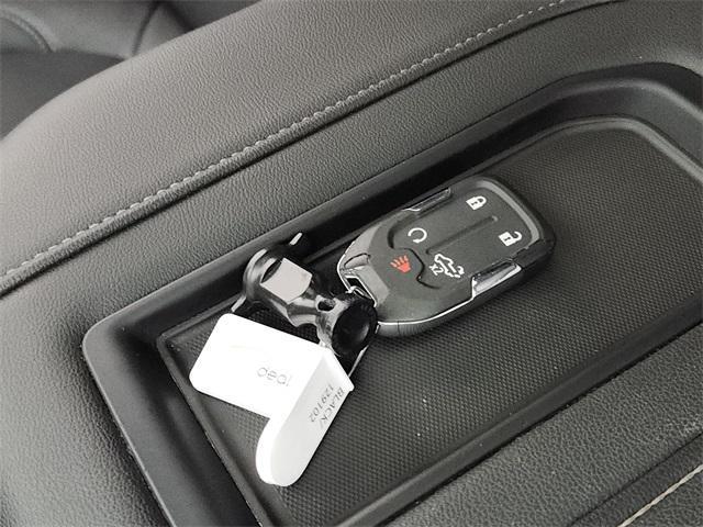 Photo of 2019 Black Chevrolet Silverado 1500