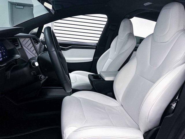 Photo of 2019 Gray Tesla Model X
