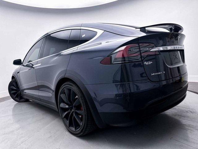 Photo of 2019 Gray Tesla Model X