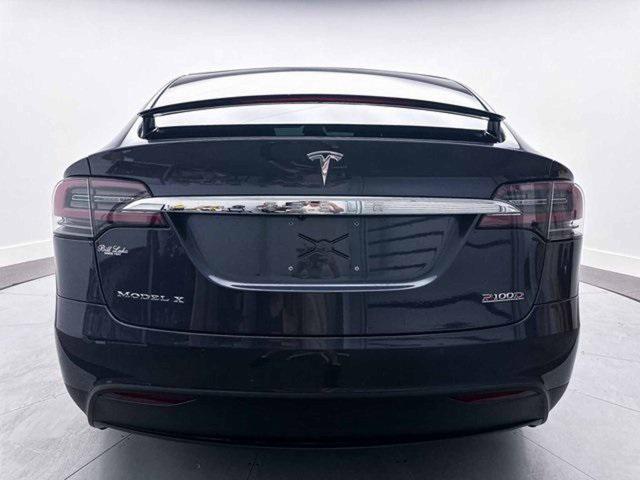 Photo of 2019 Gray Tesla Model X