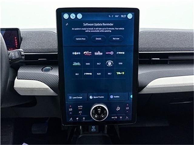 Photo of 2021 ICONIC SILVER METALLIC Ford Mustang Mach-E