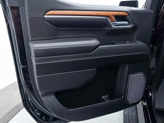 Photo of 2023 Onyx Black GMC Sierra 1500