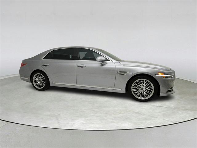 2021 Genesis G90