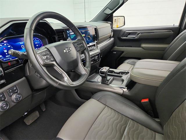 Photo of 2024 Black Chevrolet Silverado 1500