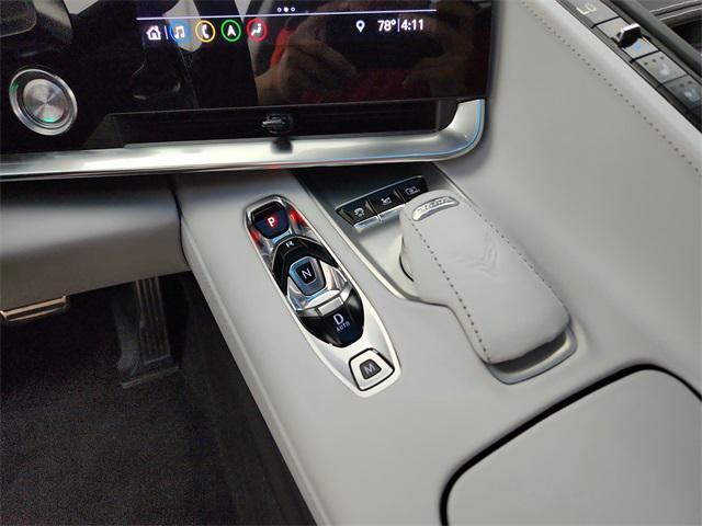 Photo of 2020 Arctic White Chevrolet Corvette