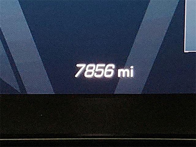 Photo of 2020 Arctic White Chevrolet Corvette