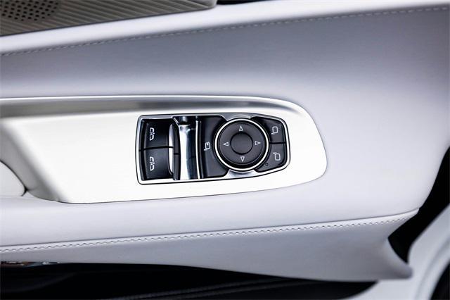 Photo of 2020 Arctic White Chevrolet Corvette