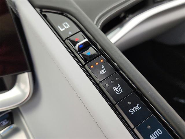 Photo of 2020 Arctic White Chevrolet Corvette
