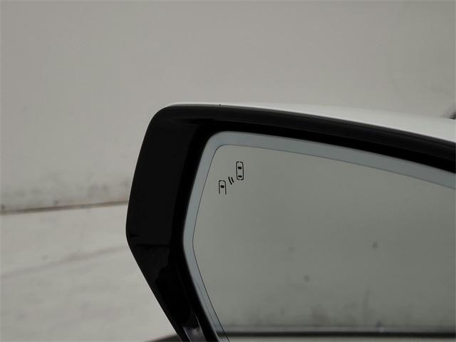 Photo of 2020 Arctic White Chevrolet Corvette