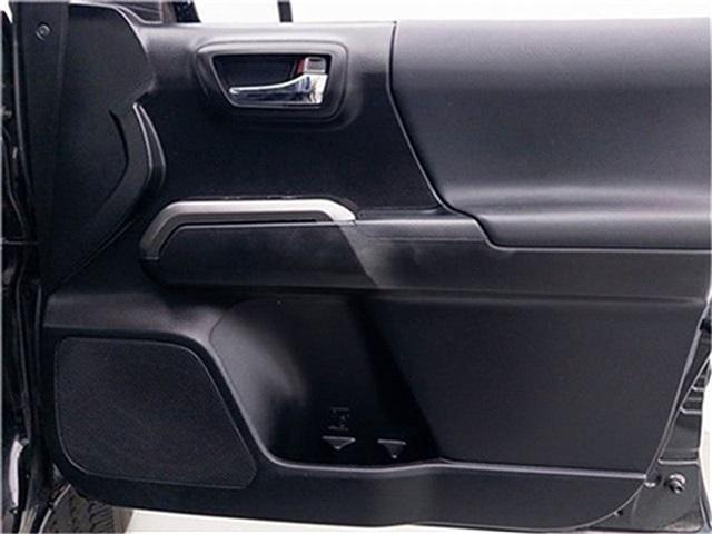 Photo of 2022 Midnight Black Metallic Toyota Tacoma