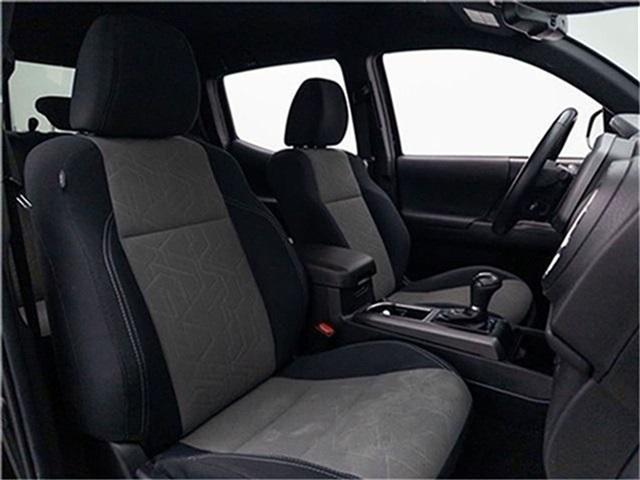 Photo of 2022 Midnight Black Metallic Toyota Tacoma