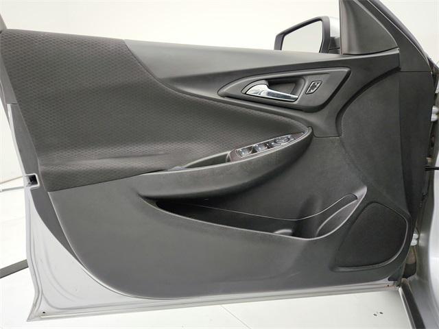 Photo of 2022 Silver Ice Metallic Chevrolet Malibu