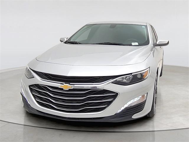 Photo of 2022 Silver Ice Metallic Chevrolet Malibu