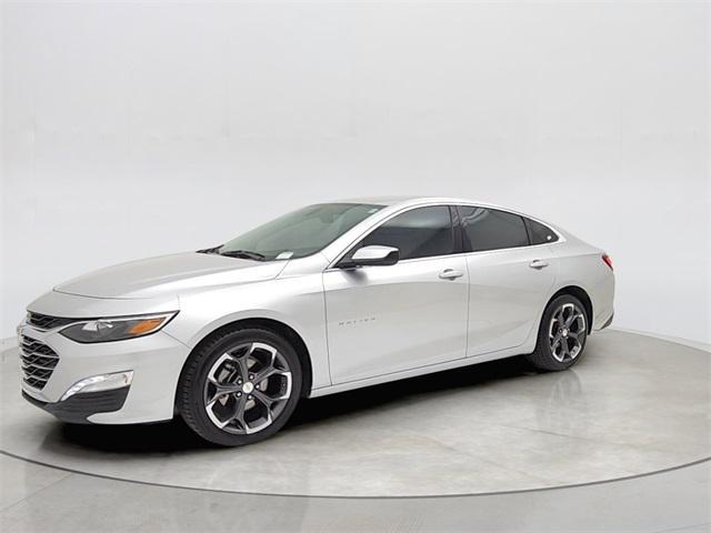 Photo of 2022 Silver Ice Metallic Chevrolet Malibu