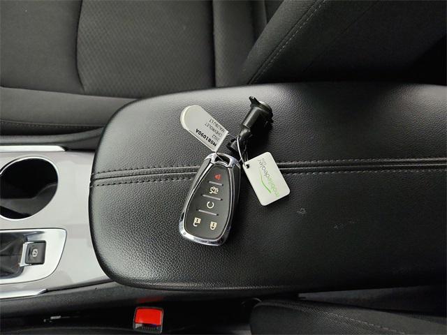 Photo of 2022 Silver Ice Metallic Chevrolet Malibu