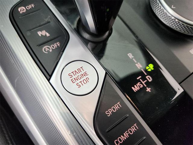 Photo of 2021 Alpine White BMW 330