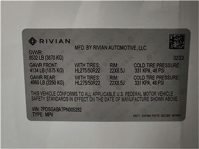 Photo of 2023 Glacier White Rivian R1S