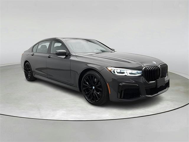 2022 BMW 740