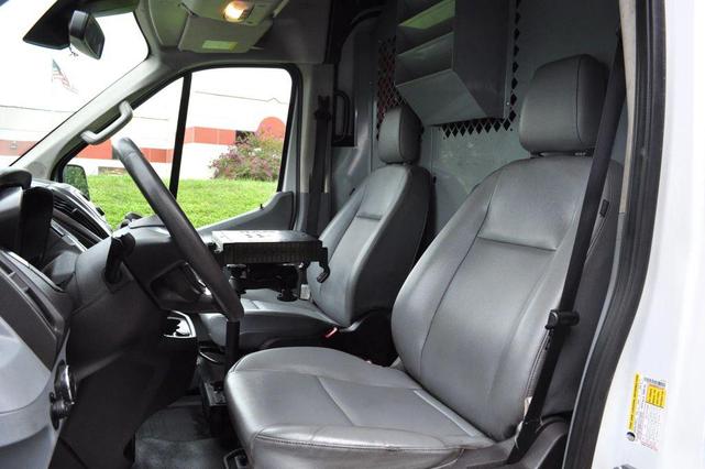 Photo of 2019 Oxford White Ford Transit-250