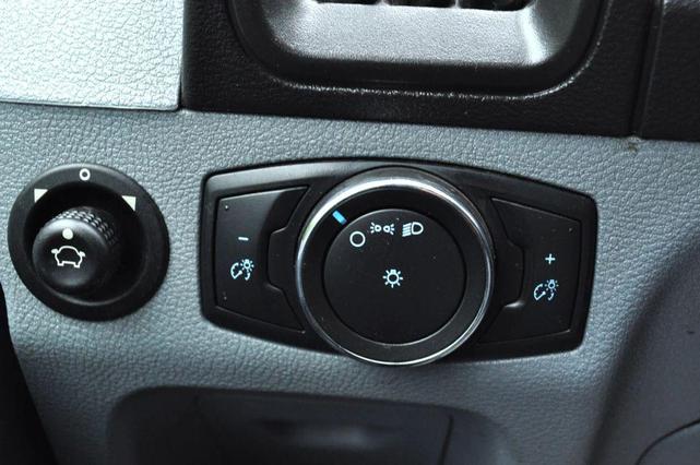 Photo of 2019 Oxford White Ford Transit-250