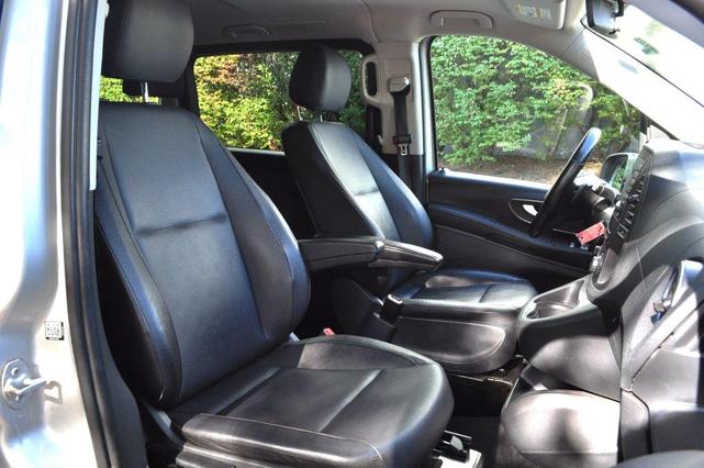 Photo of 2016 Brilliant Silver Metallic Mercedes-Benz Metris