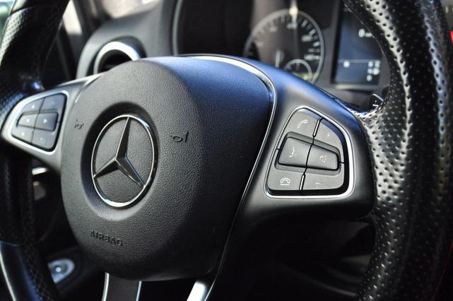 Photo of 2016 Brilliant Silver Metallic Mercedes-Benz Metris