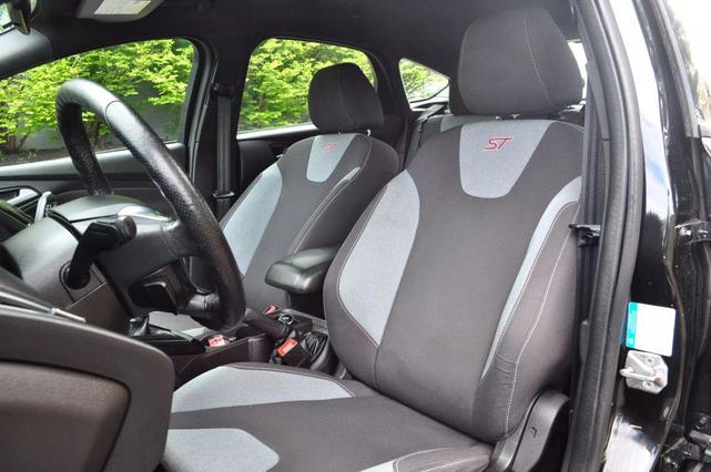 Photo of 2014 Ingot Silver Ford Focus ST